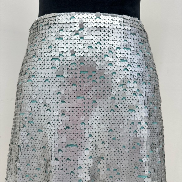 FENDI High-Waisted Midi Skirt With Sequin Embroidery - Argent - Picture 6 of 12